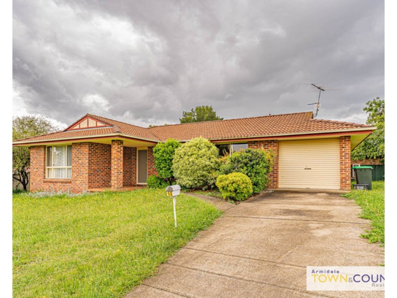 12 MacDonald Drive, Armidale NSW 2350