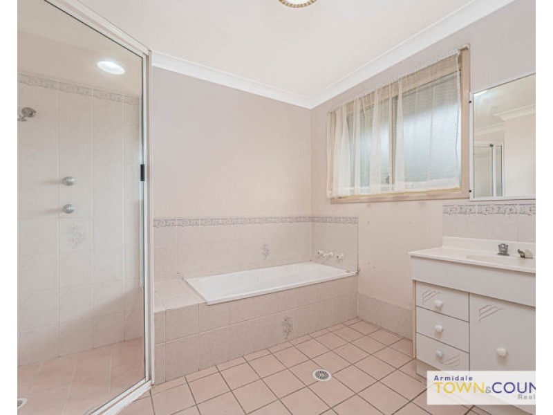 12 MacDonald Drive, Armidale NSW 2350