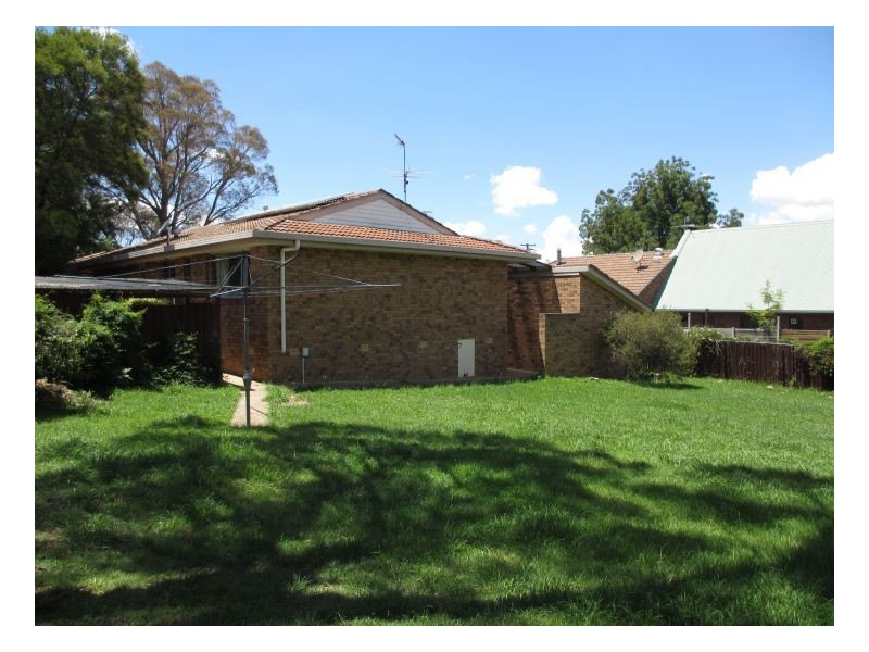 4 Crest, Armidale NSW 2350