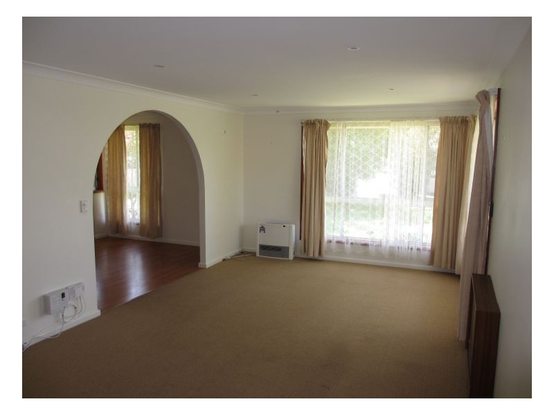4 Crest, Armidale NSW 2350