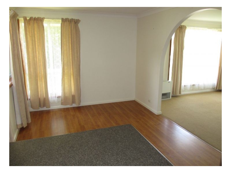 4 Crest, Armidale NSW 2350