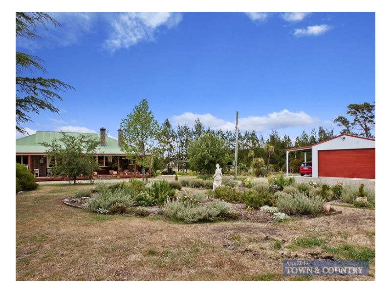 800 Boorolong Road, Armidale NSW 2350