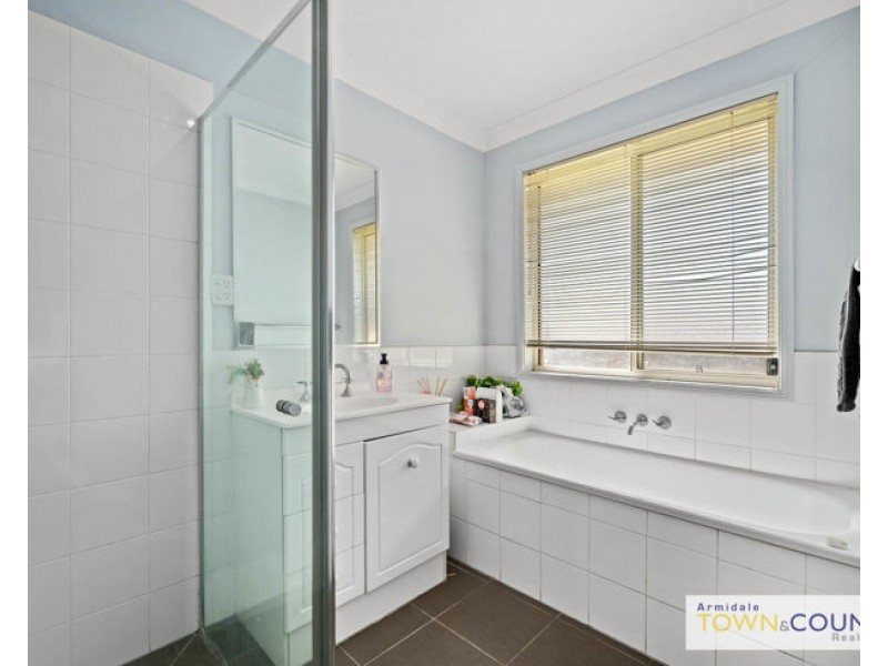14 Earle Page Drive, Armidale NSW 2350