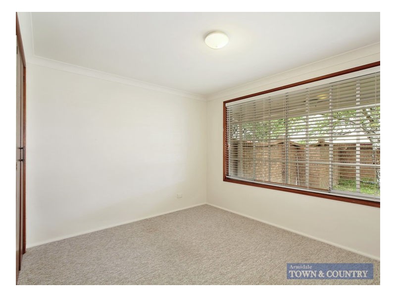 2/15 Queen Elizabeth Drive, Armidale NSW 2350