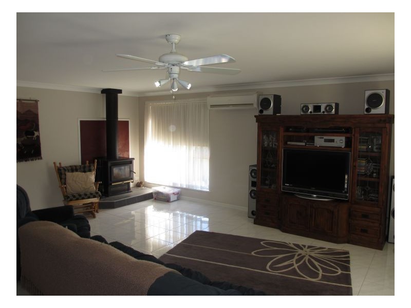 84 Douglas, Armidale NSW 2350