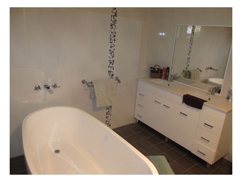 84 Douglas, Armidale NSW 2350