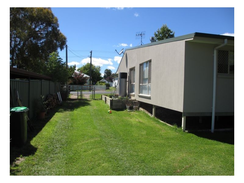 84 Douglas, Armidale NSW 2350