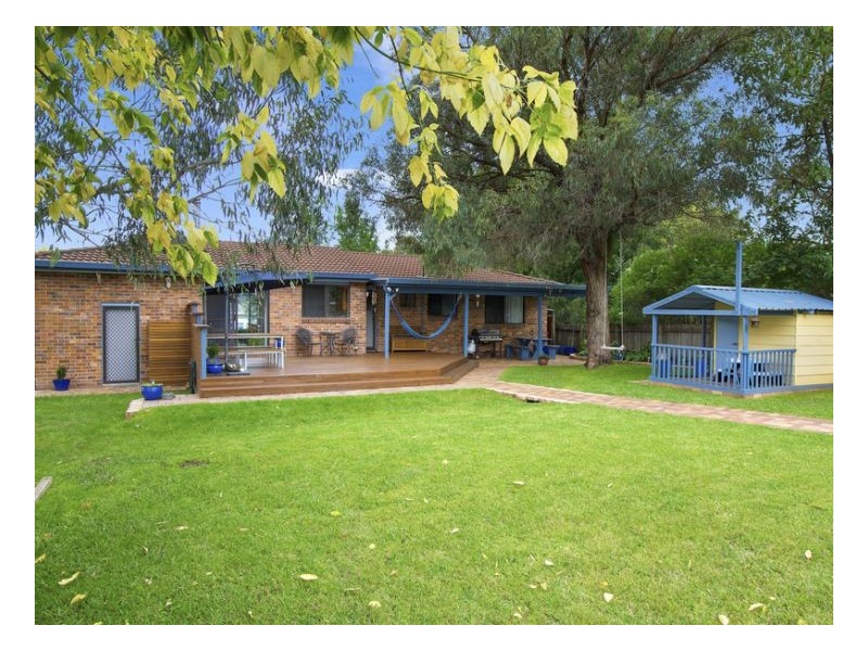 4 Holloway, Armidale NSW 2350