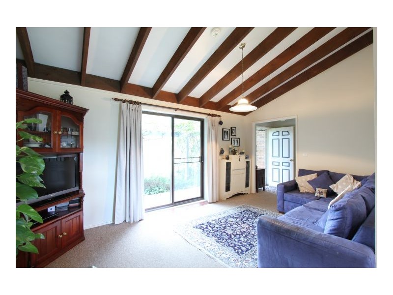 4 Holloway, Armidale NSW 2350