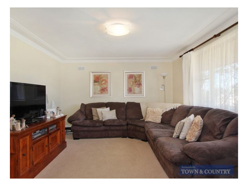 1 Richardson Avenue, Armidale NSW 2350