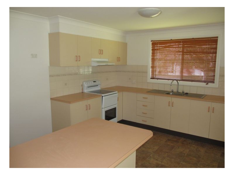 8 Eva, Armidale NSW 2350