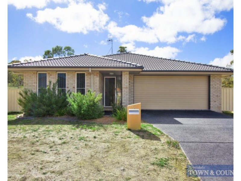 6 Somerville Close, Armidale NSW 2350