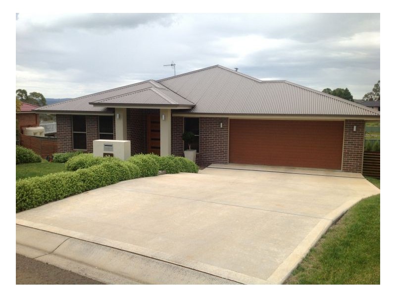 17 Hinton Terrace, Armidale NSW 2350