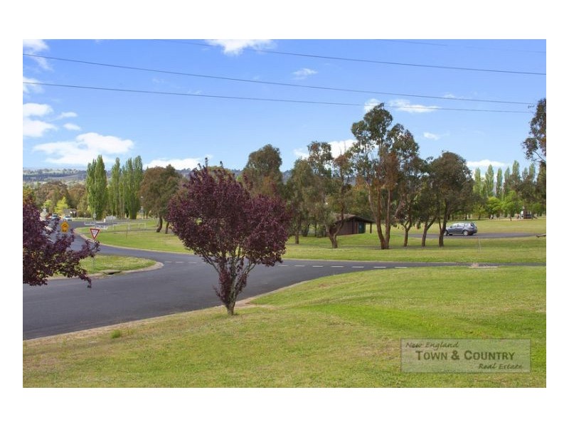 1 & 2/2 Bishop, Armidale NSW 2350