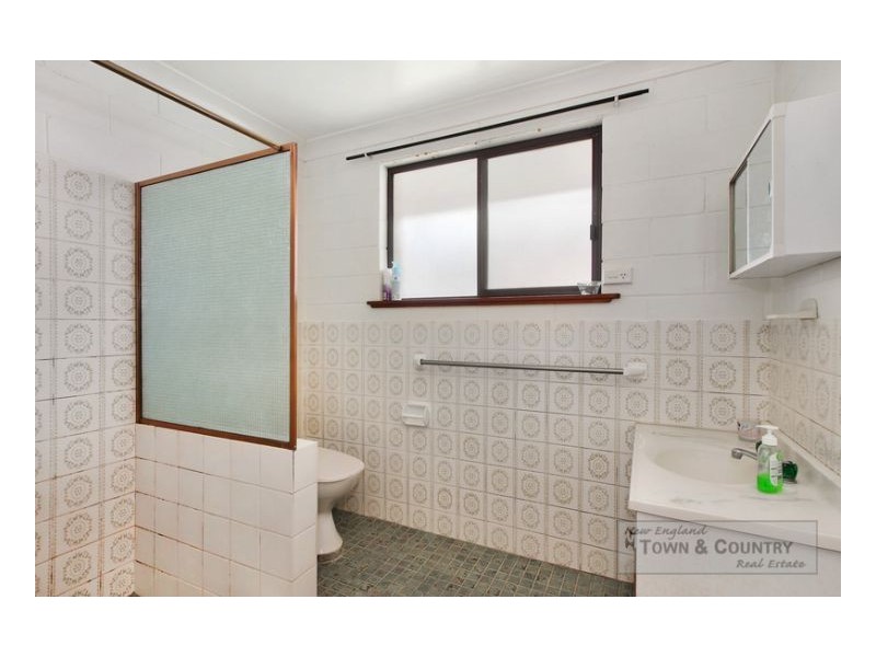 1 & 2/2 Bishop, Armidale NSW 2350