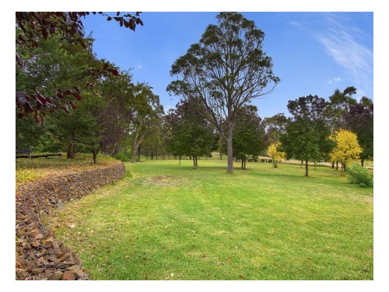169 Kalinda Road, Armidale NSW 2350