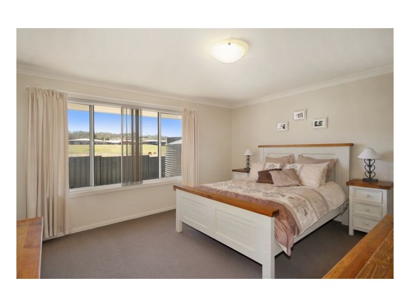 26 Albion Close, Armidale NSW 2350