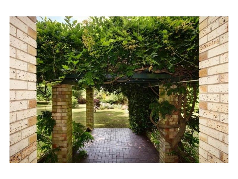 20 Inces Road, Armidale NSW 2350