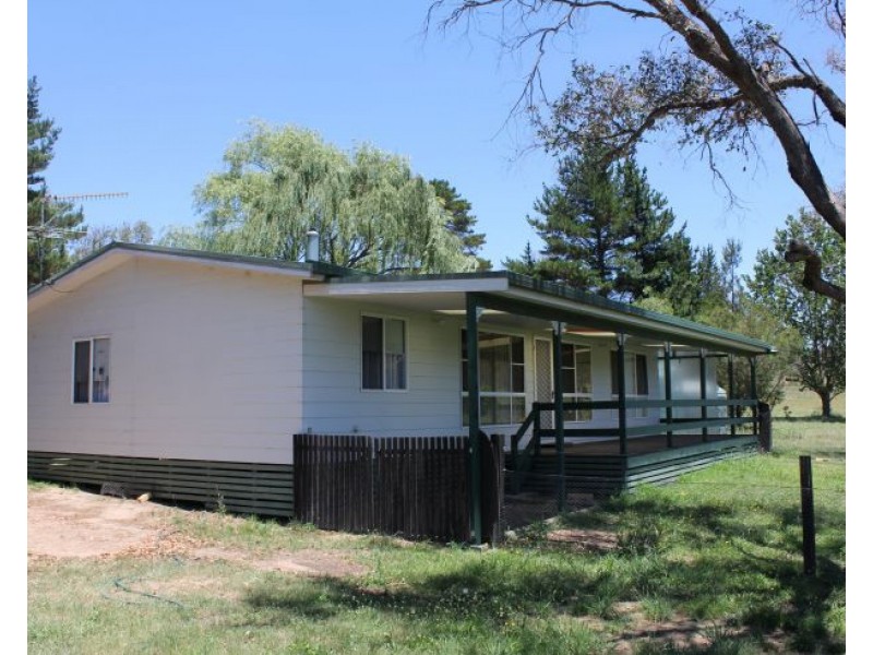 36 Mccannas Road, Armidale NSW 2350