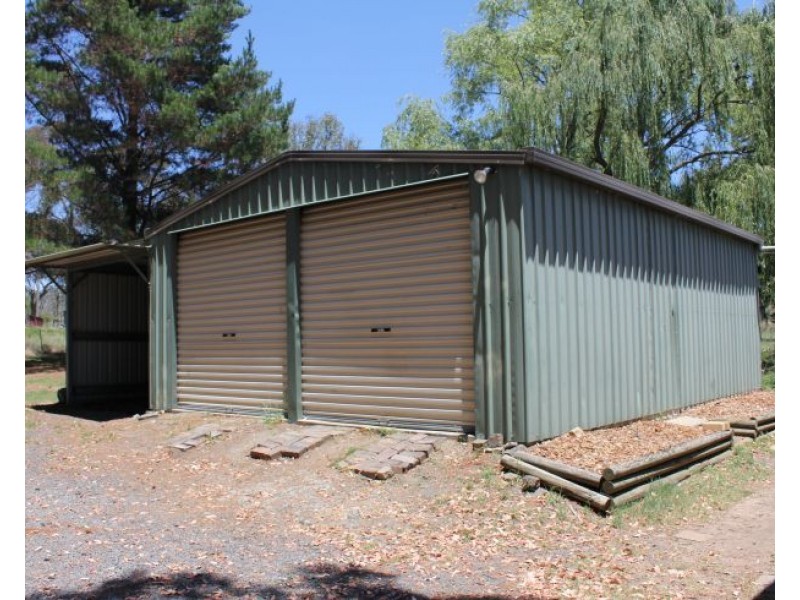 36 Mccannas Road, Armidale NSW 2350