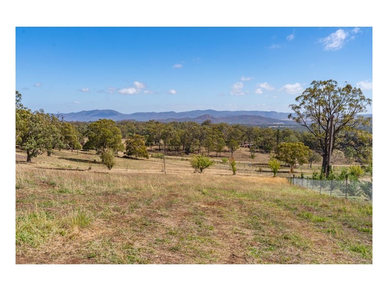 151 Kalinda Rd, Invergowrie NSW 2350