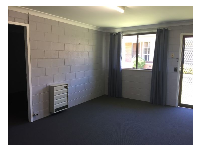 2/11 Balblair Street, Guyra NSW 2365