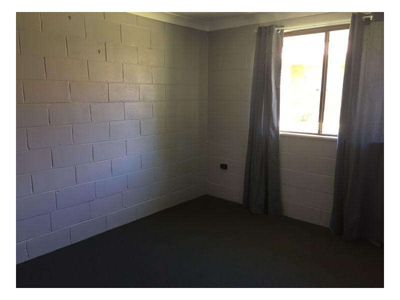 2/11 Balblair Street, Guyra NSW 2365