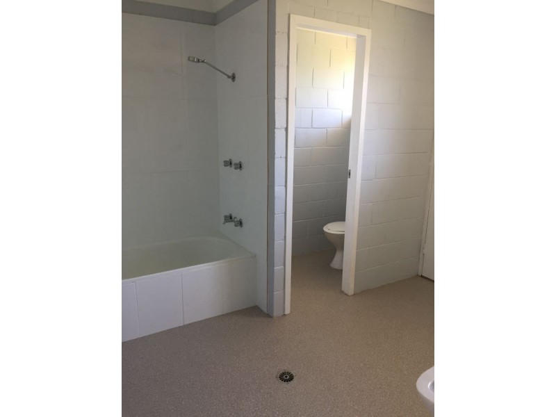 2/11 Balblair Street, Guyra NSW 2365