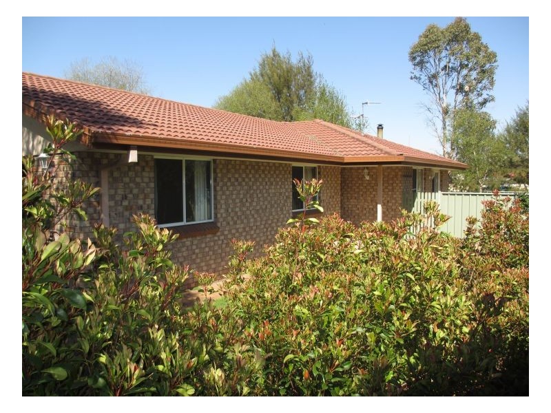 8. Eva Place, Armidale NSW 2350