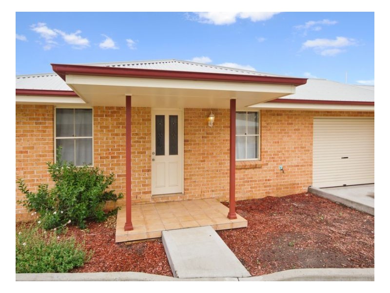 2/6 Speare Avenue, Armidale NSW 2350