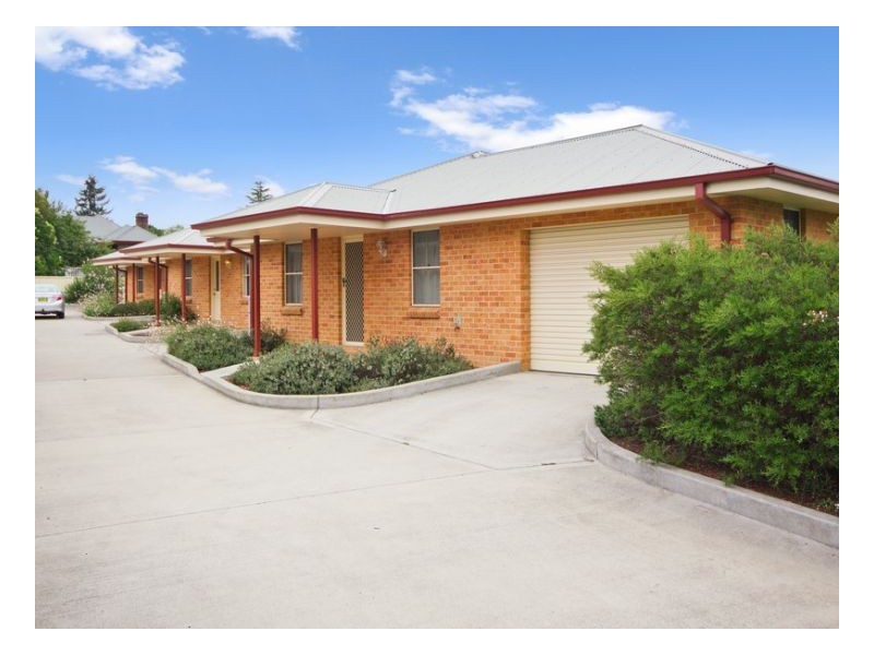 2/6 Speare Avenue, Armidale NSW 2350