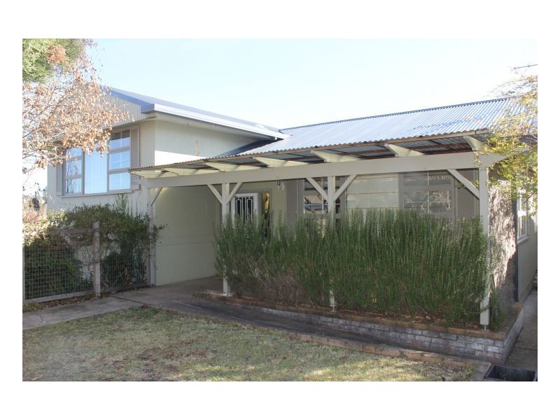 76 Markham Street, Armidale NSW 2350