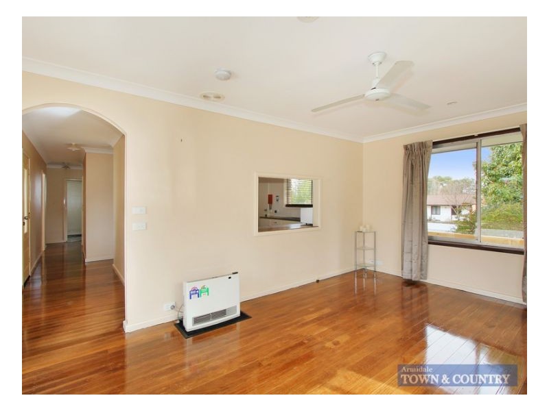 8 Carey Avenue, Armidale NSW 2350