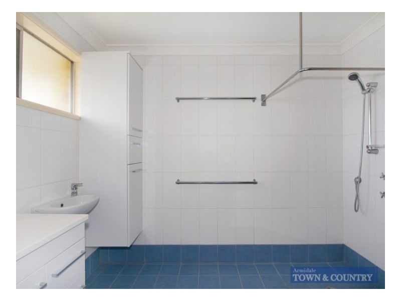 8 Carey Avenue, Armidale NSW 2350