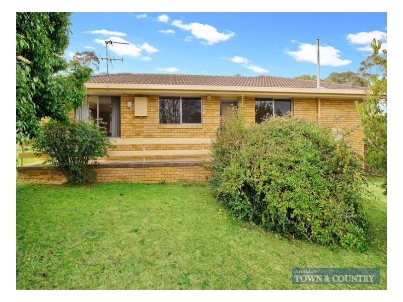 8 Carey Avenue, Armidale NSW 2350