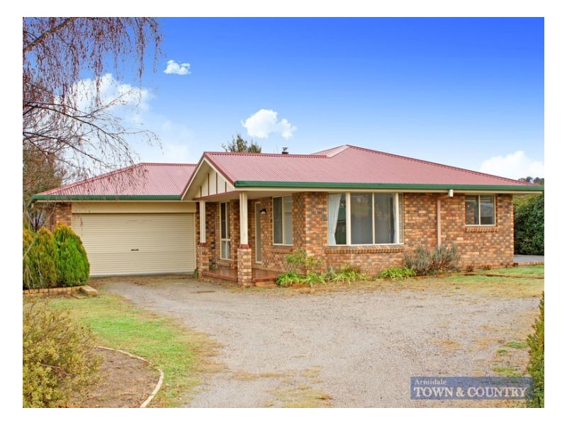 1 Ishbell Drive, Armidale NSW 2350