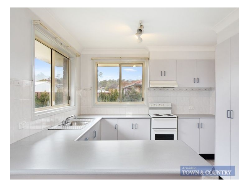 1 Ishbell Drive, Armidale NSW 2350