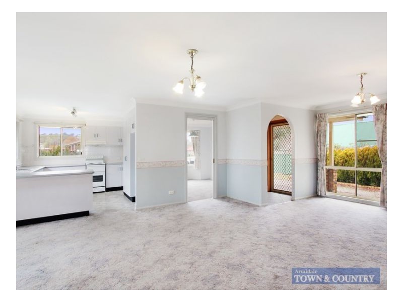 1 Ishbell Drive, Armidale NSW 2350