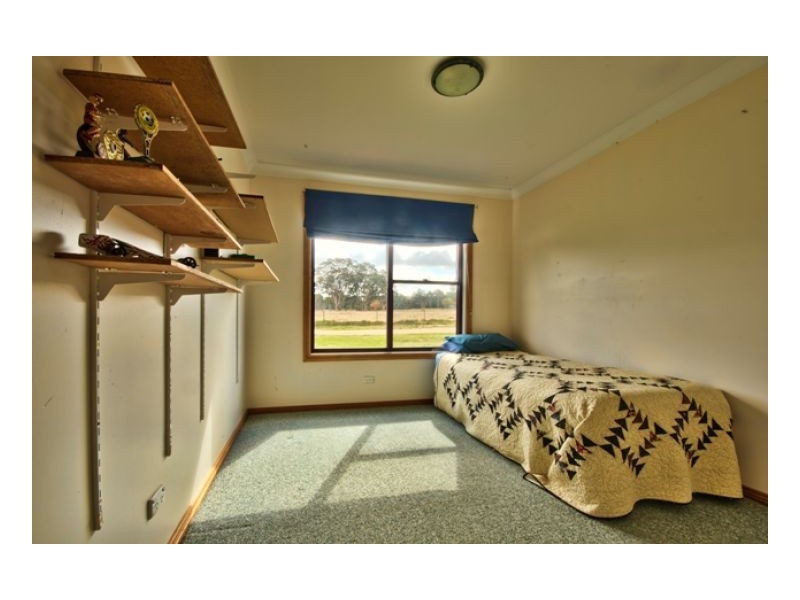 70 Kareela Rd, Invergowrie NSW 2350