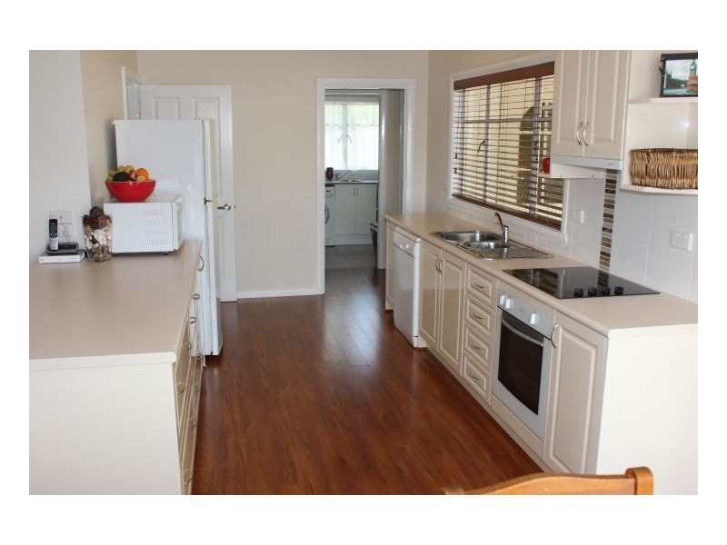 6. Laurence Avenue, Armidale NSW 2350