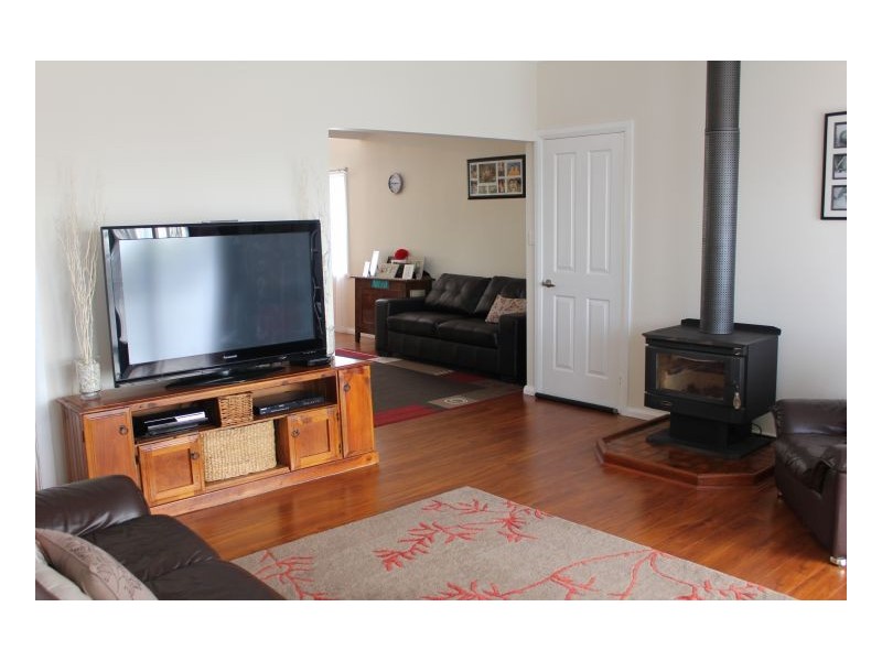 6. Laurence Avenue, Armidale NSW 2350