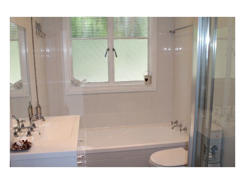 6. Laurence Avenue, Armidale NSW 2350