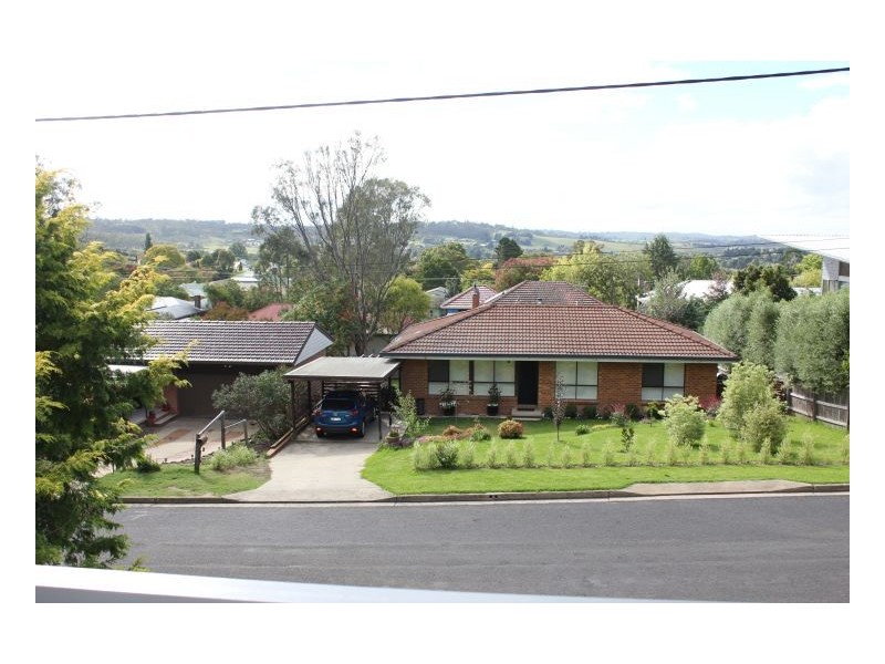 6. Laurence Avenue, Armidale NSW 2350