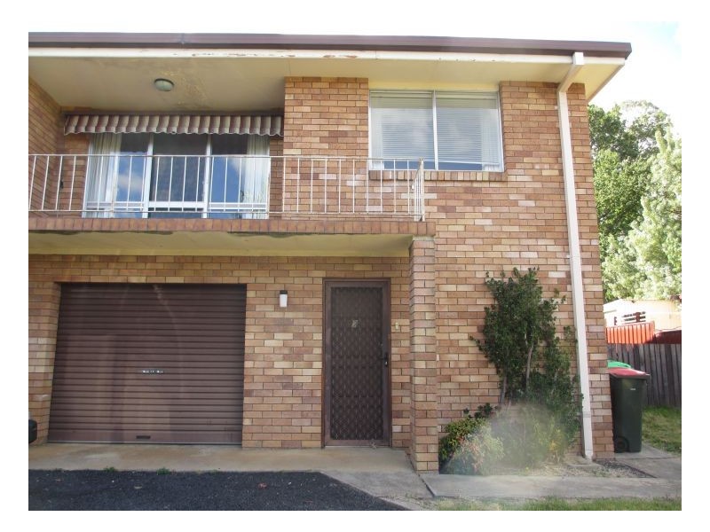 2/5 Oak Tree Drive, Armidale NSW 2350