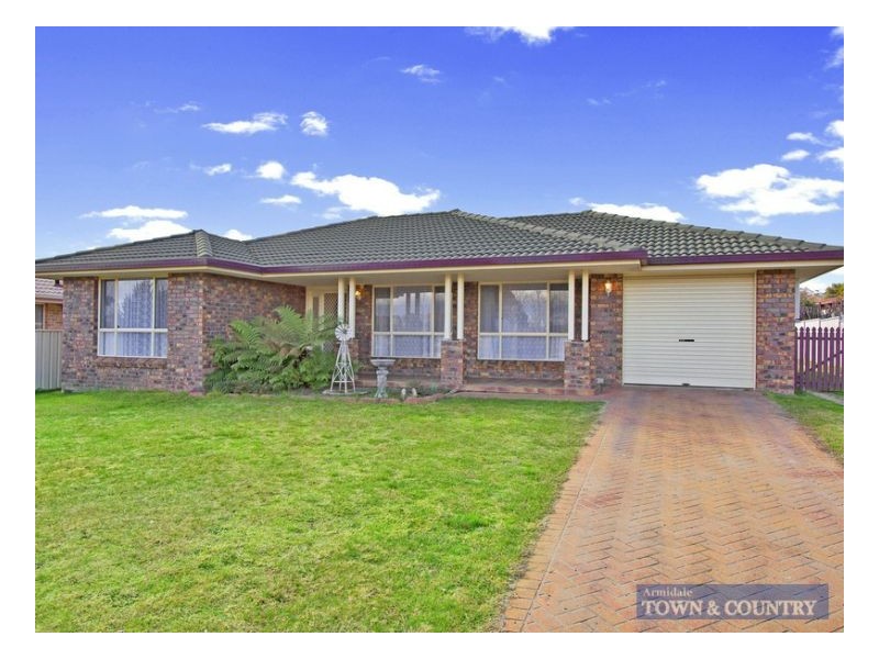 28 Macdonald Drive, Armidale NSW 2350