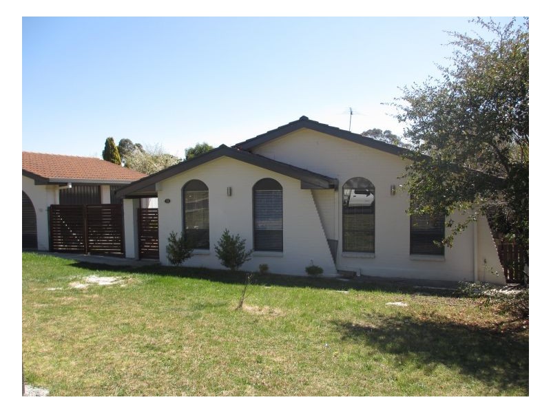 3 Bishop Crescent, Armidale NSW 2350