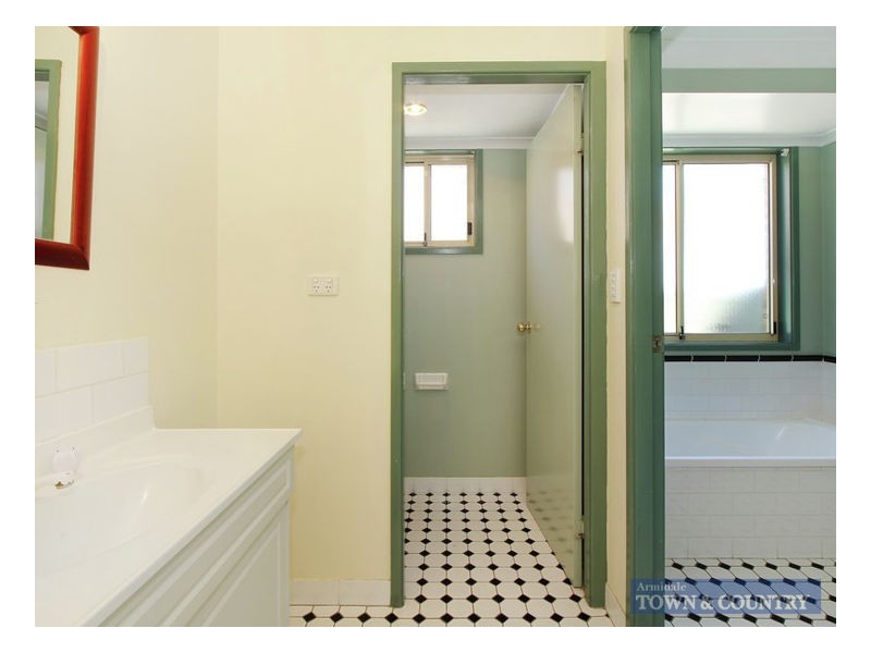 42 Claude Street, Armidale NSW 2350