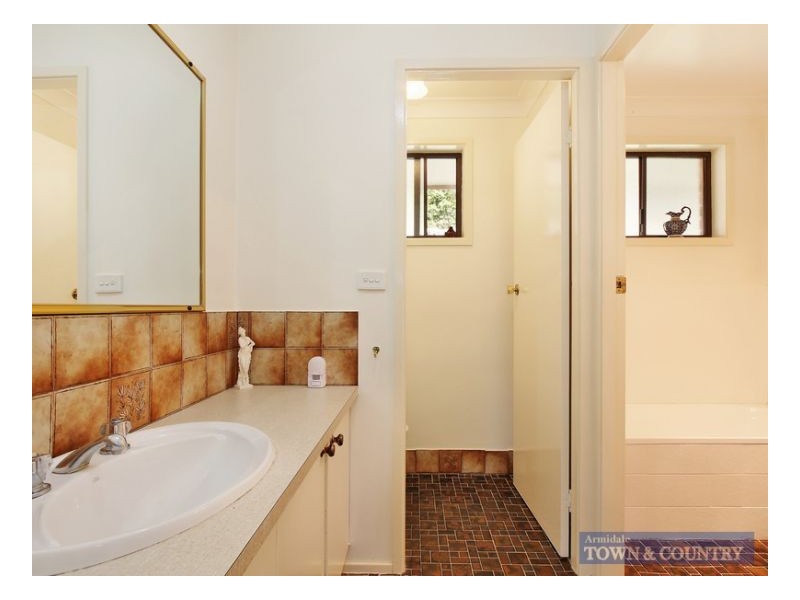 14 Curtis Street, Armidale NSW 2350
