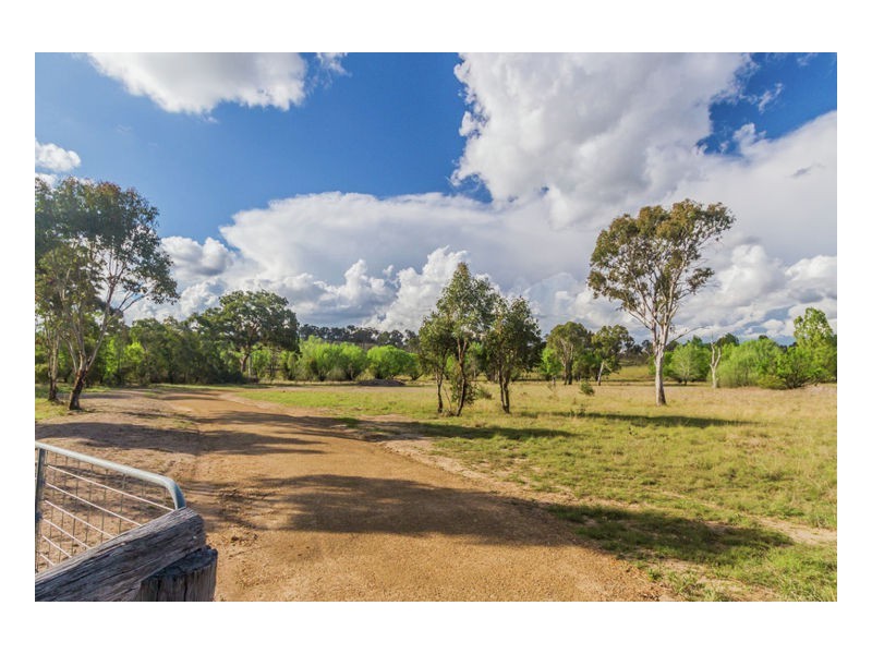 62 Coluche Road, Armidale NSW 2350