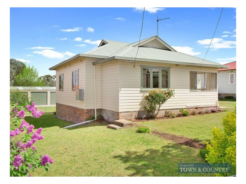 30 Newton Street, Armidale NSW 2350